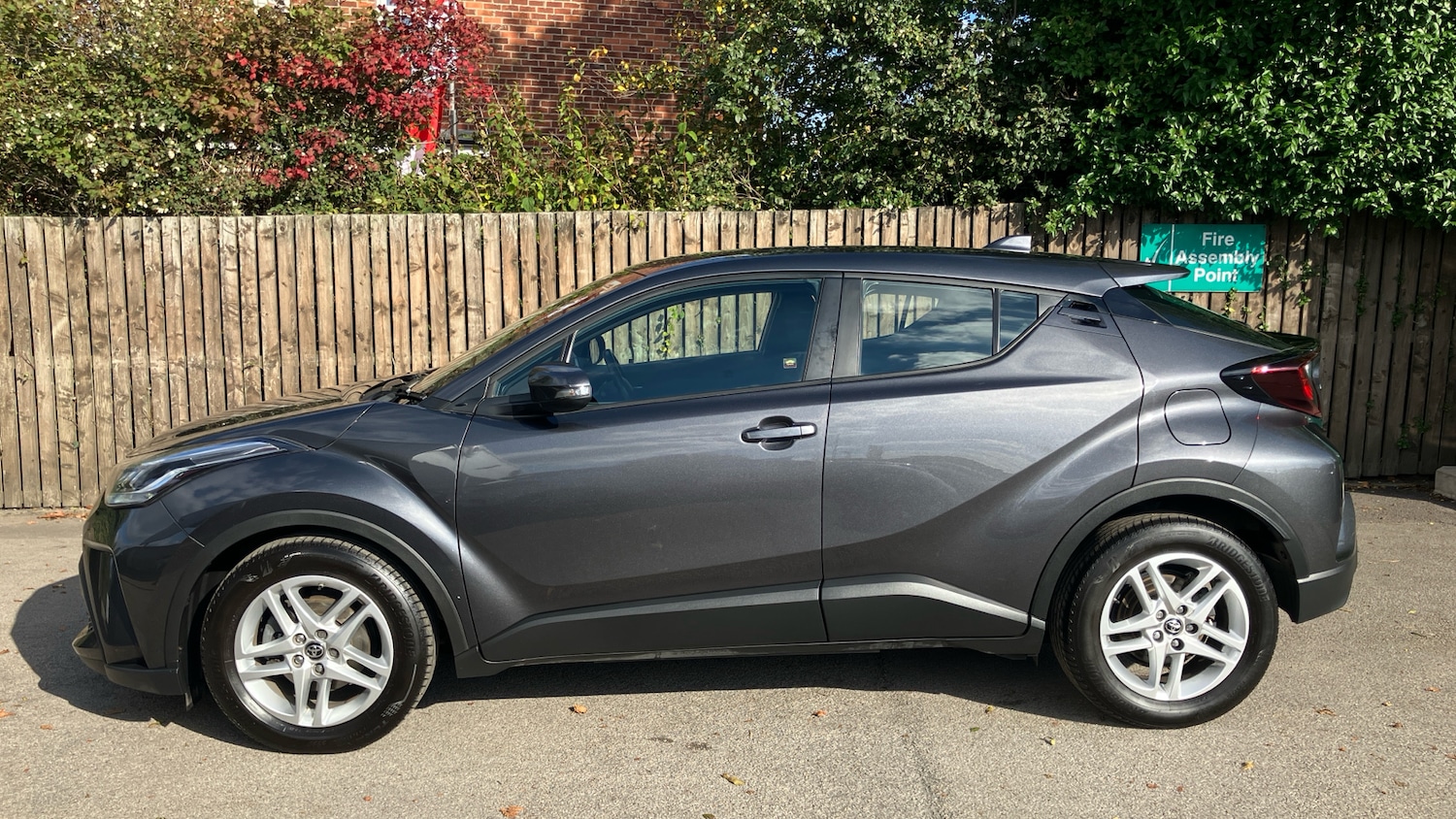 Used Toyota C-HR 2023 for sale - 76131163: Photo 17