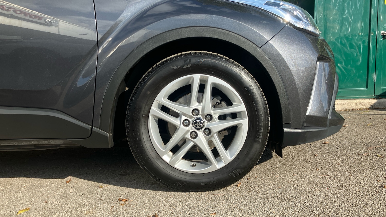 Used Toyota C-HR 2023 for sale - 76131163: Photo 18