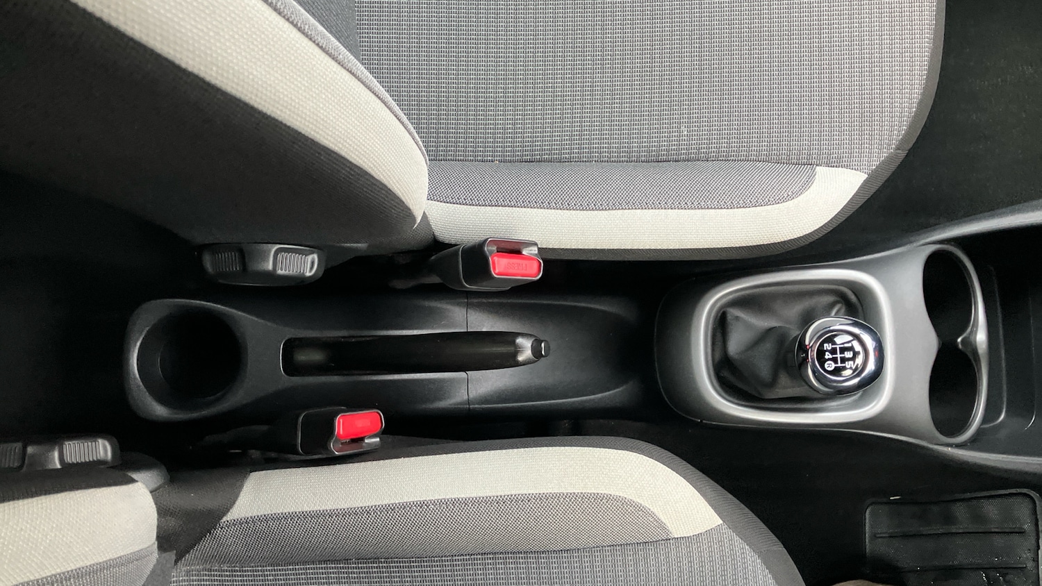 Used Toyota AYGO 2021 for sale - 76734917: Photo 35