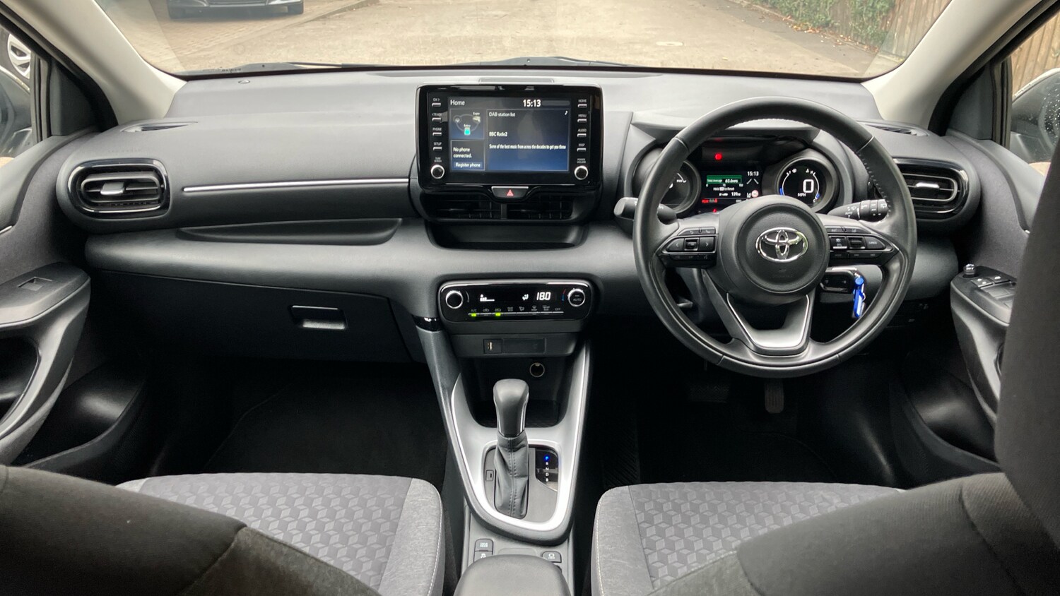 Used Toyota Yaris 2023 for sale - 76131154: Photo 5