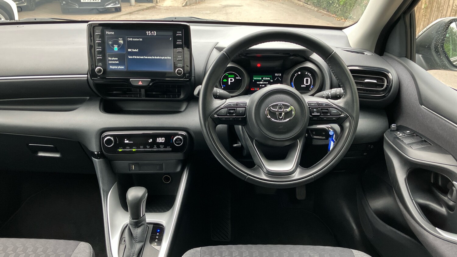 Used Toyota Yaris 2023 for sale - 76131154: Photo 6