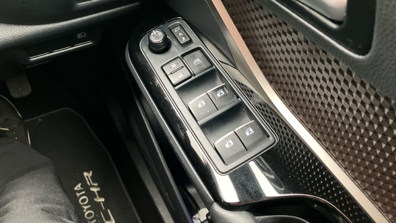 Used Toyota C-HR 2019 for sale - 76834044: Photo 31