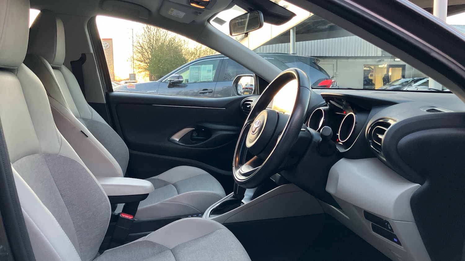 Used Toyota Yaris 2022 for sale - 76638535: Photo 11