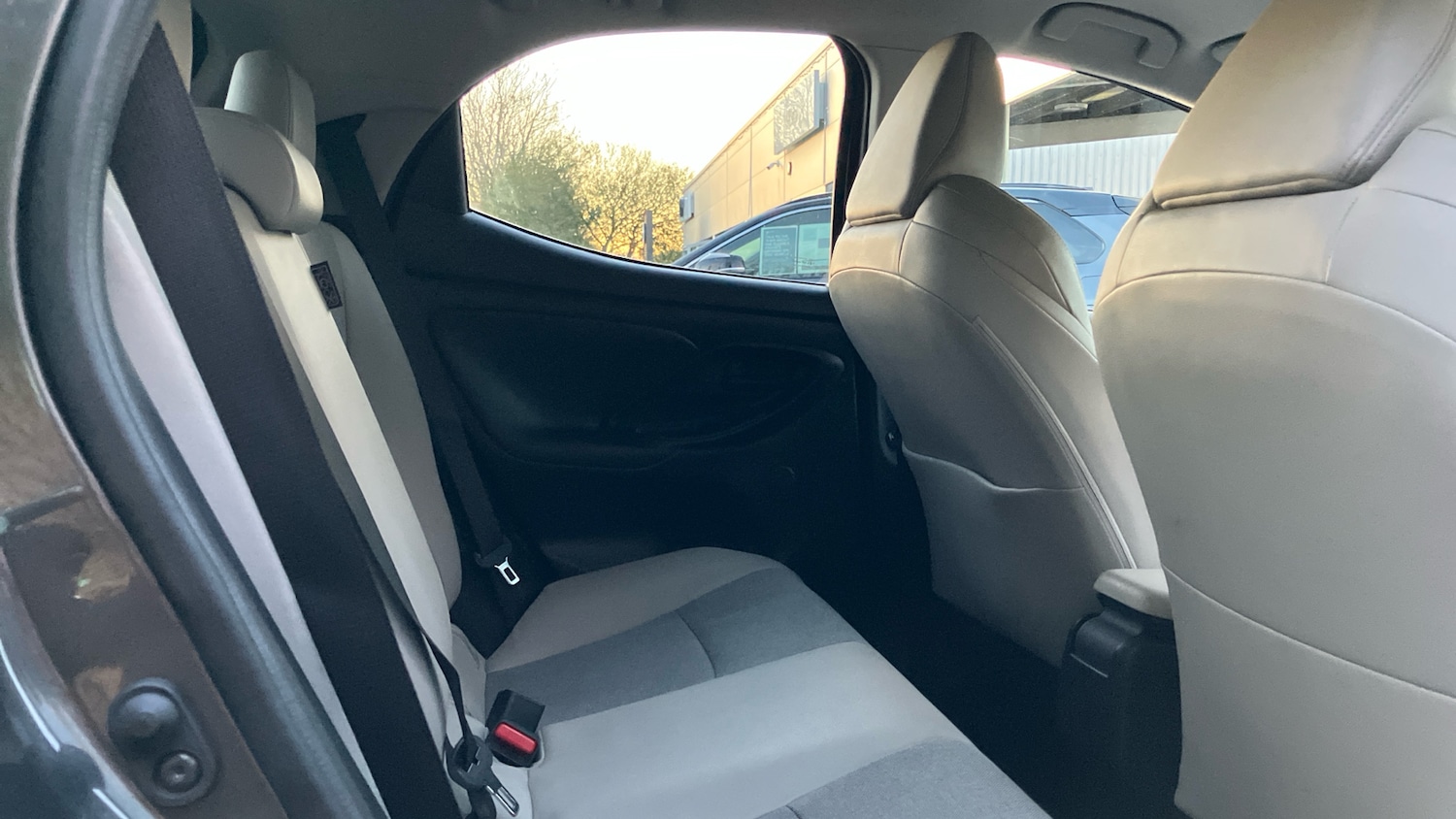 Used Toyota Yaris 2022 for sale - 76638535: Photo 12