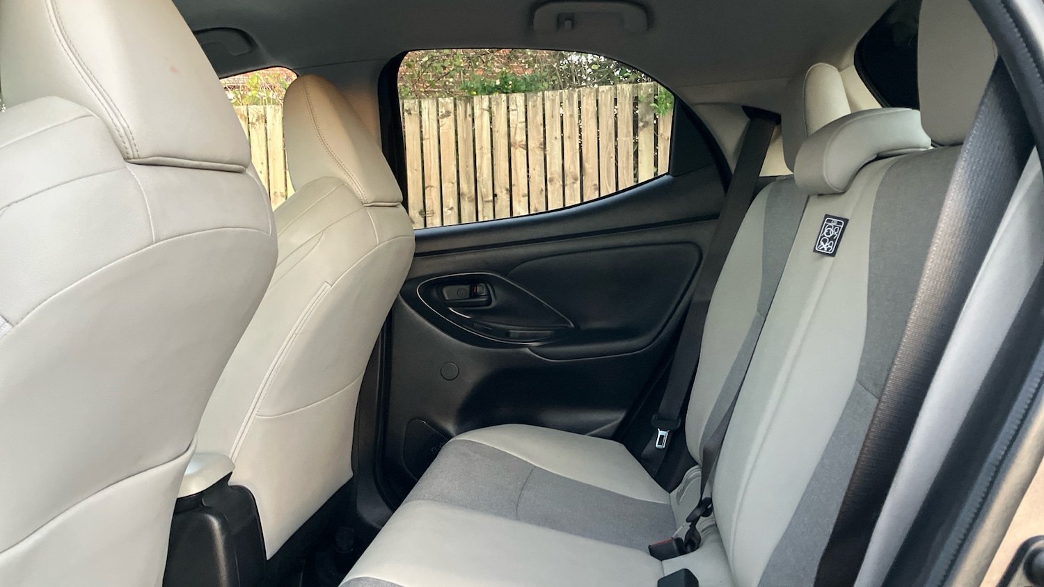 Used Toyota Yaris 2022 for sale - 76638535: Photo 13