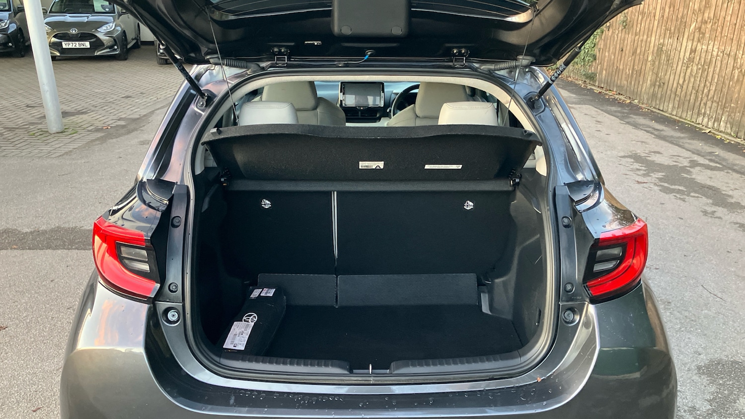 Used Toyota Yaris 2022 for sale - 76638535: Photo 14