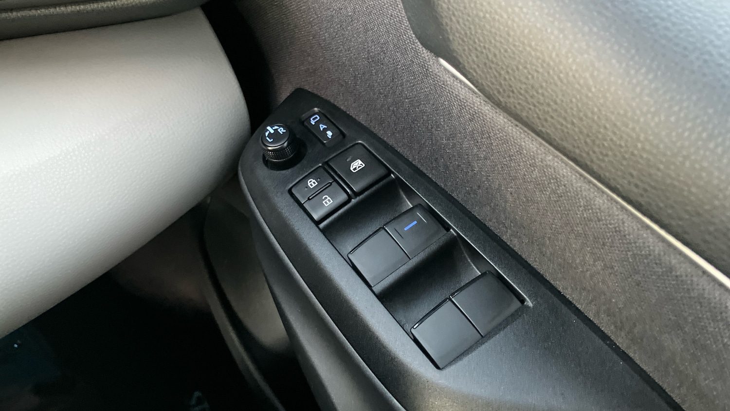 Used Toyota Yaris 2022 for sale - 76638535: Photo 31