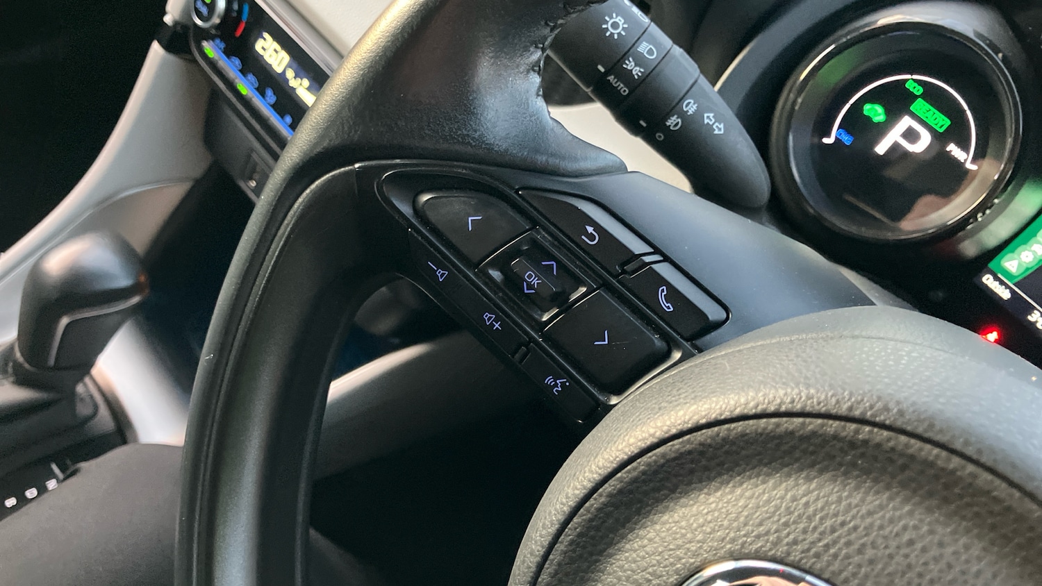 Used Toyota Yaris 2022 for sale - 76638535: Photo 32