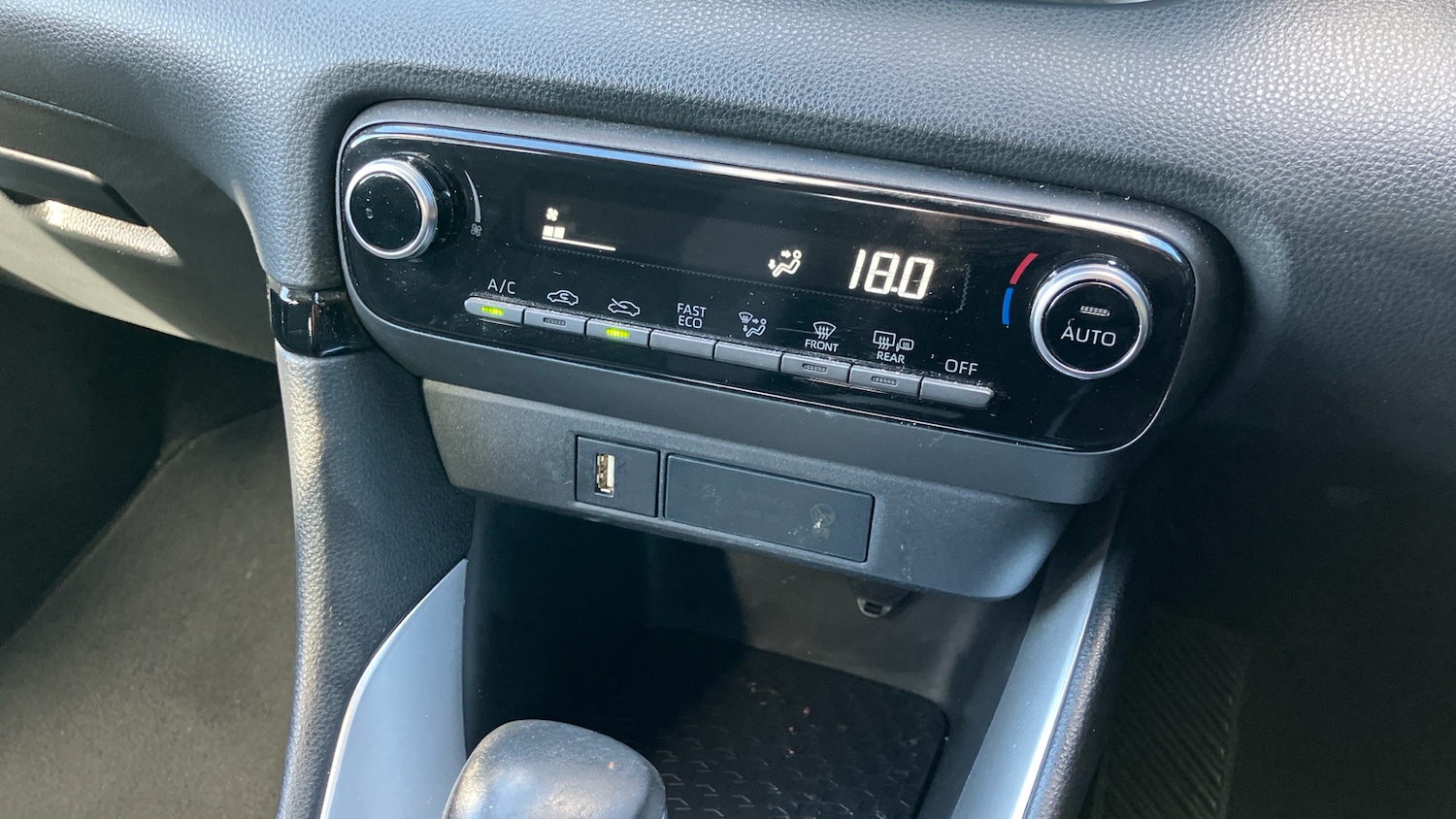 Used Toyota Yaris 2023 for sale - 76146440: Photo 35