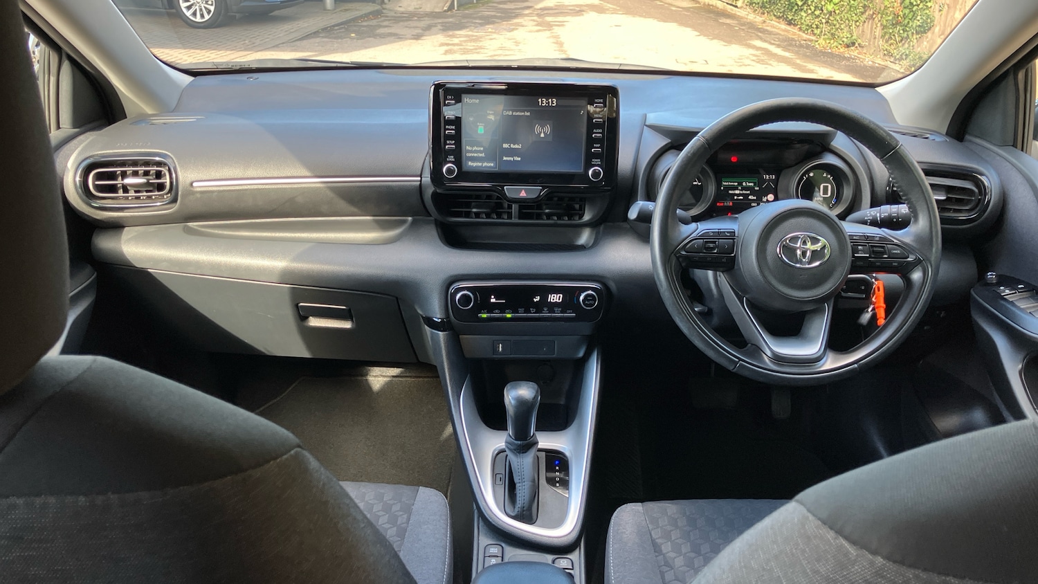 Used Toyota Yaris 2023 for sale - 76146440: Photo 5