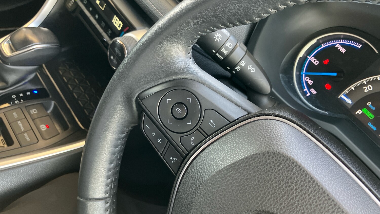 Used Toyota RAV4 2021 for sale - 77248574: Photo 32