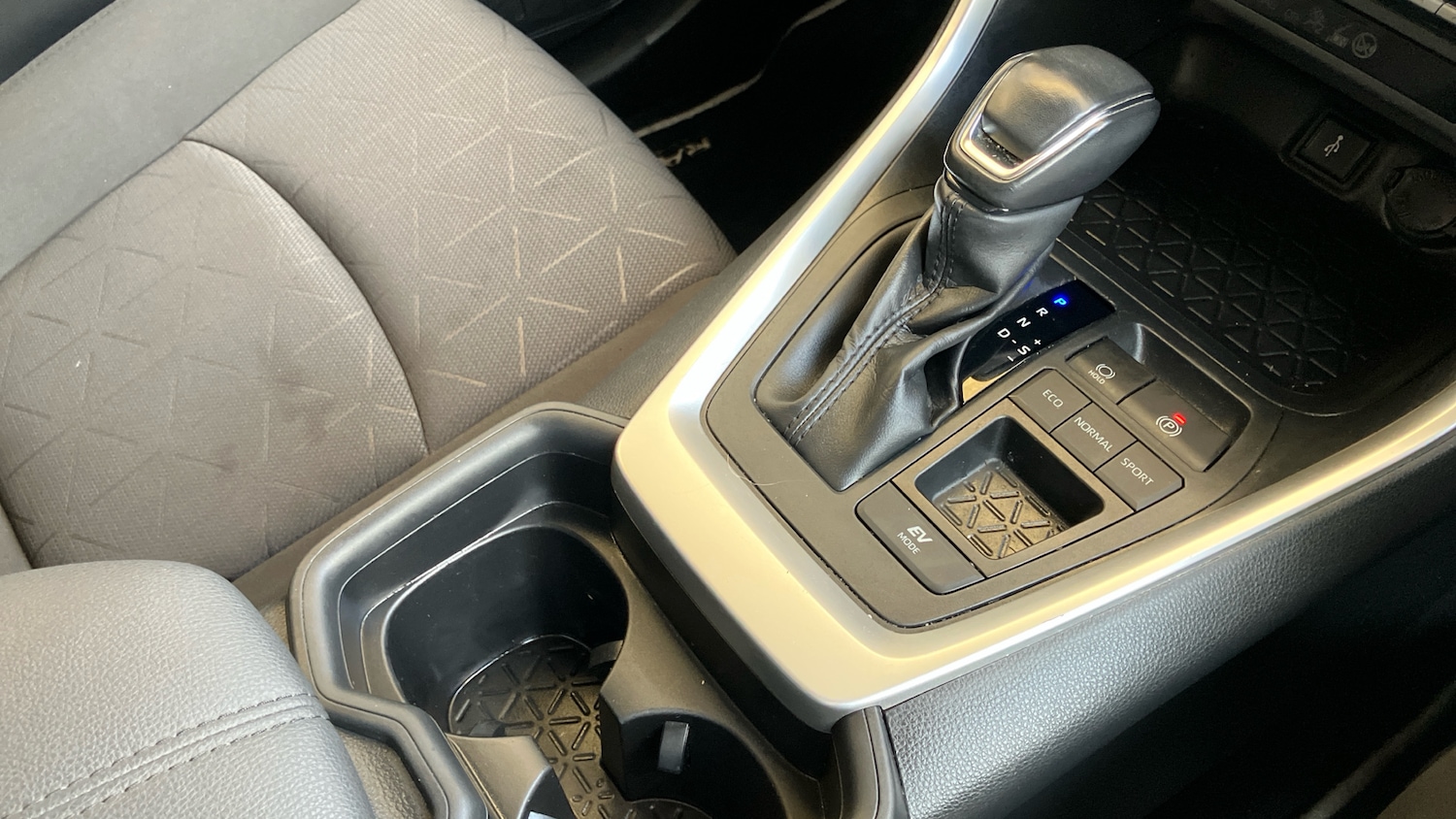 Used Toyota RAV4 2021 for sale - 77248574: Photo 36