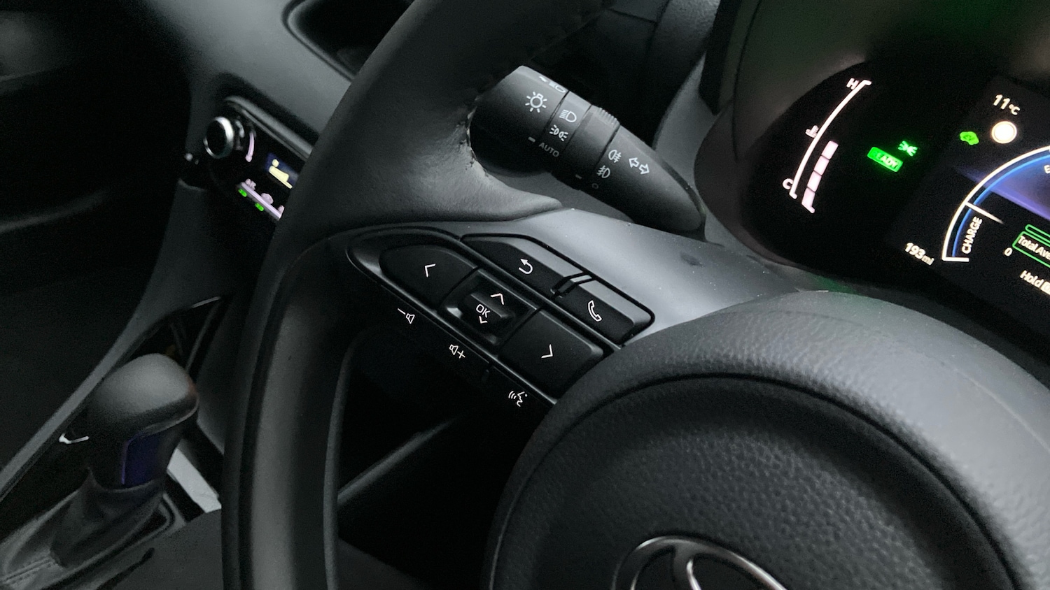 Used Toyota Yaris 2025 for sale - 77883759: Photo 32