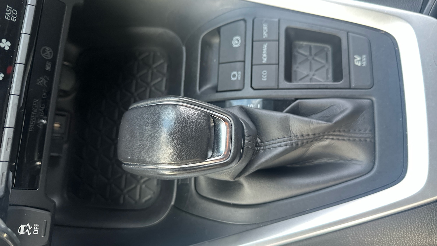 Used Toyota RAV4 2021 for sale - 76598861: Photo 13