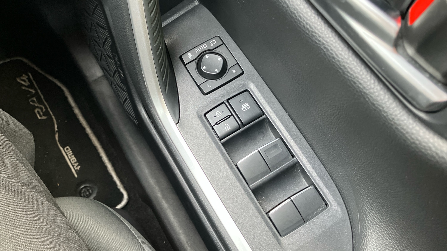 Used Toyota RAV4 2021 for sale - 76598861: Photo 32