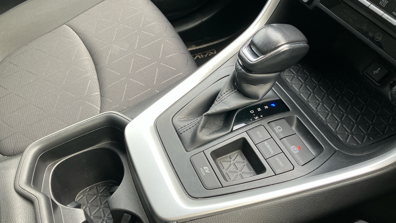 Used Toyota RAV4 2021 for sale - 76598861: Photo 38