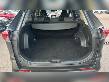 Used Toyota RAV4 2021 for sale - 76598861: Photo