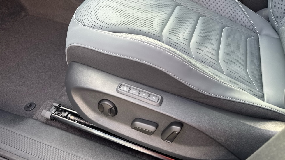 Used Cupra Tavascan 2025 for sale - 76563648: Photo 24