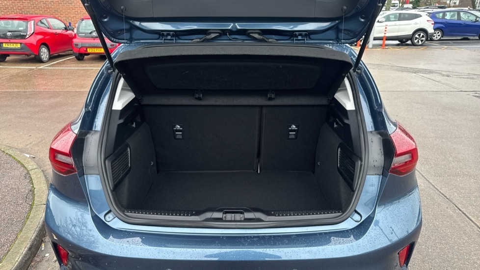 Used Ford Focus 2023 for sale - 76937583: Photo 15