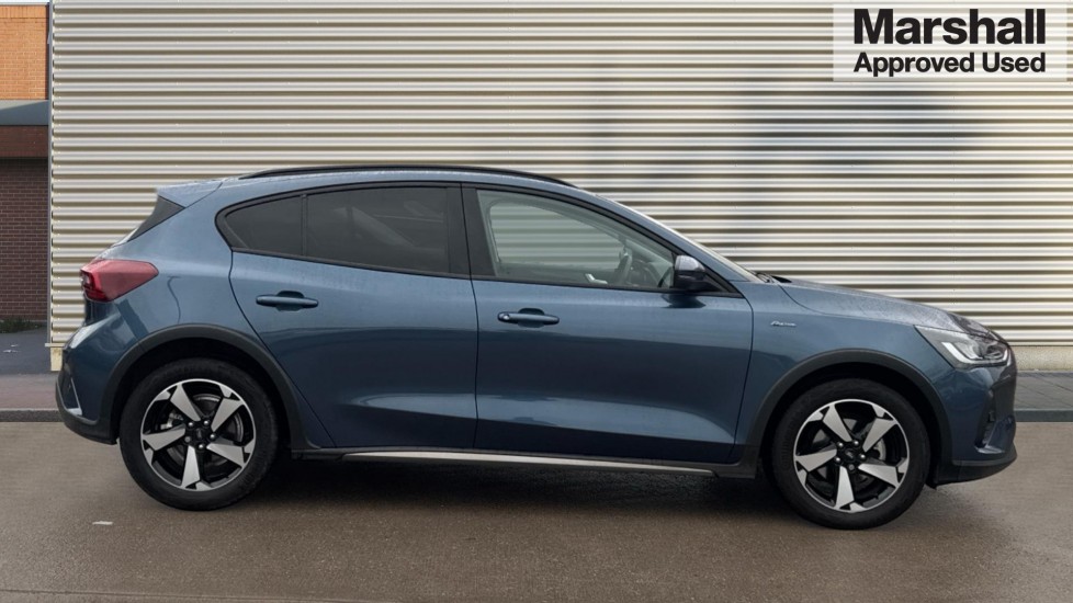 Used Ford Focus 2023 for sale - 76937583: Photo 2