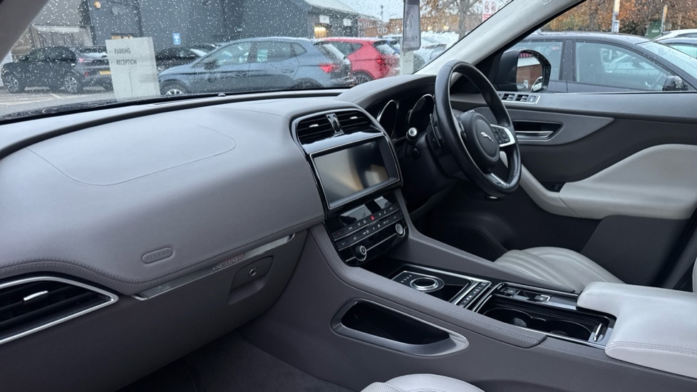Used Jaguar F-Pace 2019 for sale - 76523671: Photo 10