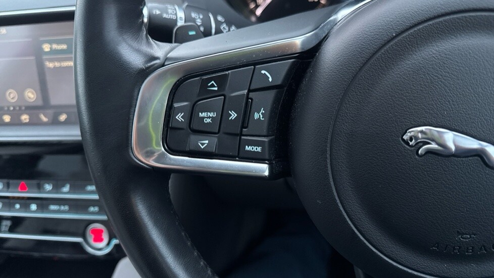 Used Jaguar F-Pace 2019 for sale - 76523671: Photo 22