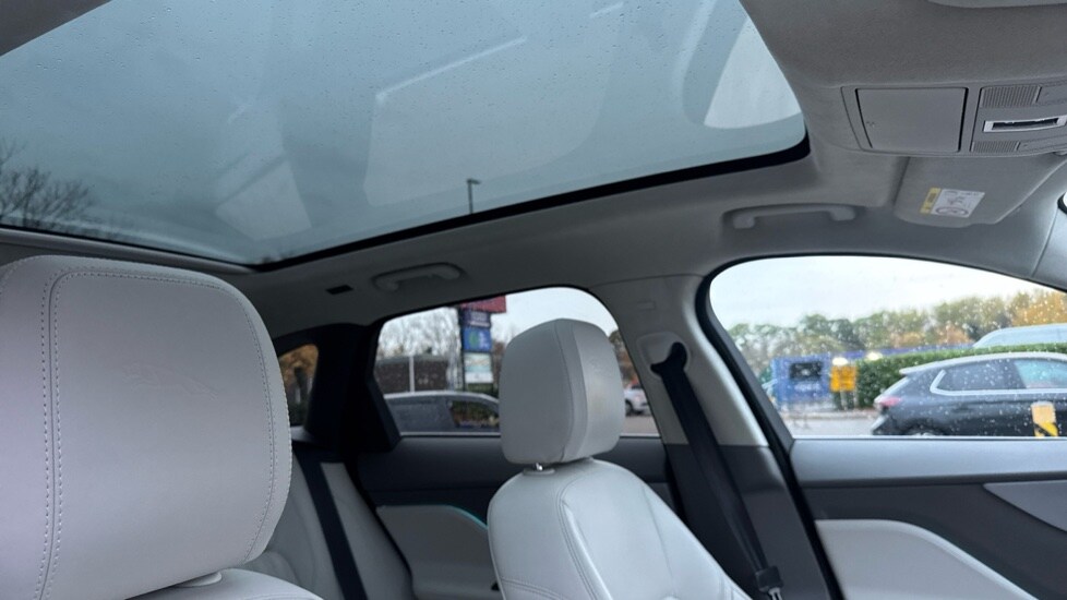 Used Jaguar F-Pace 2019 for sale - 76523671: Photo 28