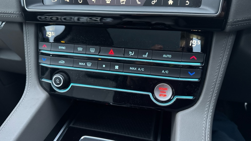 Used Jaguar F-Pace 2019 for sale - 76523671: Photo 29