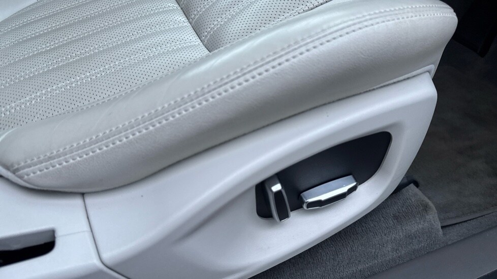 Used Jaguar F-Pace 2019 for sale - 76523671: Photo 34