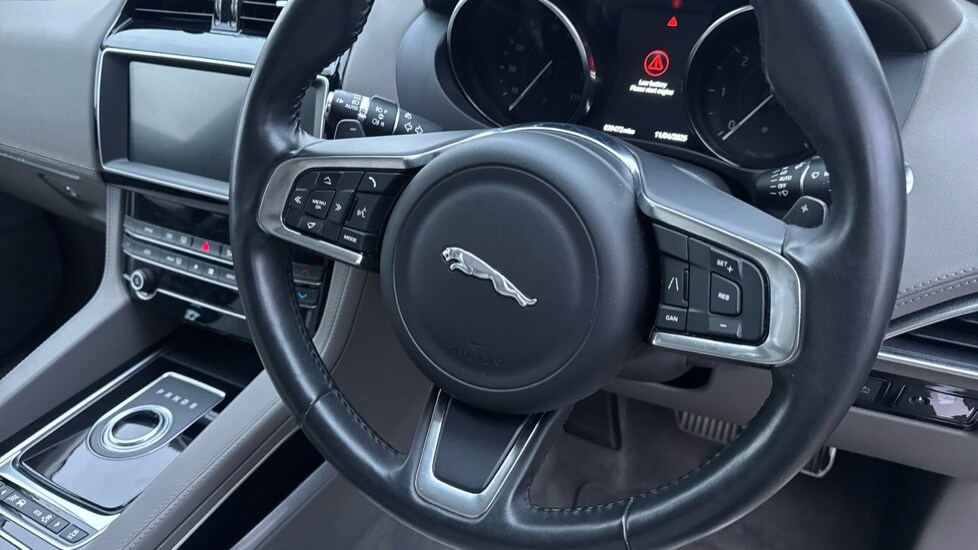 Used Jaguar F-Pace 2019 for sale - 76523671: Photo 35