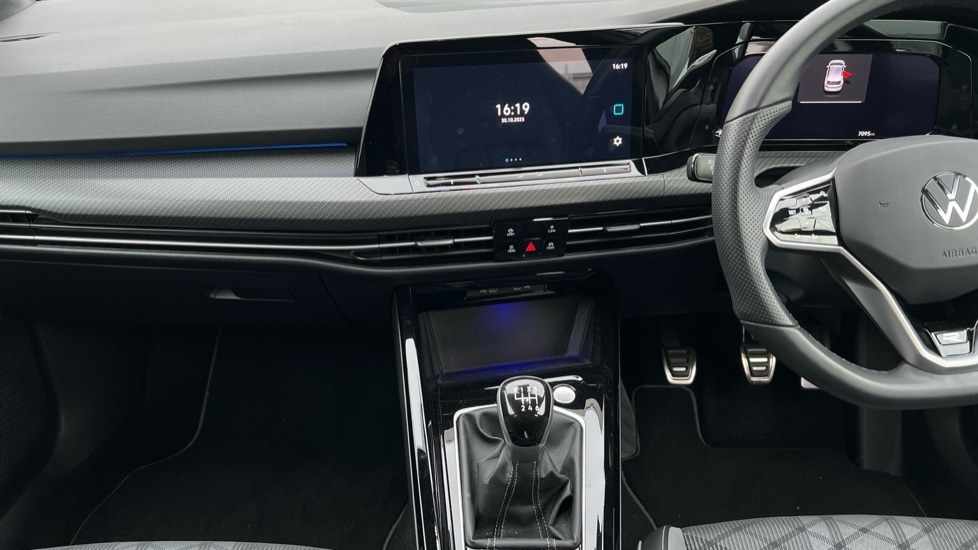 Used Volkswagen Golf 2024 for sale - 76420451: Photo 12