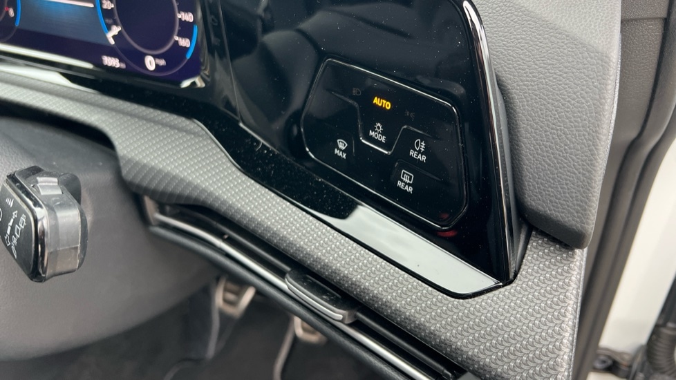 Used Volkswagen Golf 2024 for sale - 76420451: Photo 36