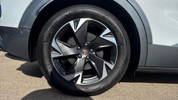 Used Cupra Tavascan 2025 for sale - 76208848: Photo 5