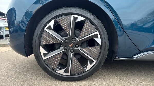 Used Cupra Born 2025 for sale - 76276276: Photo 5