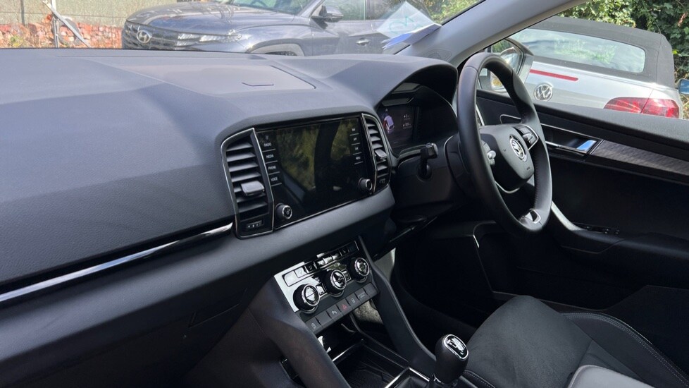 Used Skoda Karoq 2024 for sale - 76350729: Photo 2