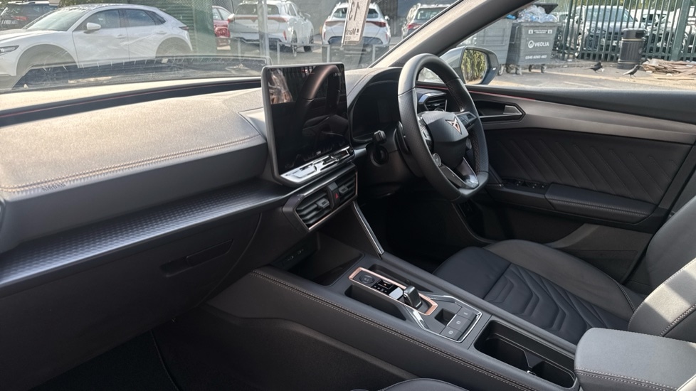 Used Cupra Leon 2025 for sale - 75996820: Photo 2