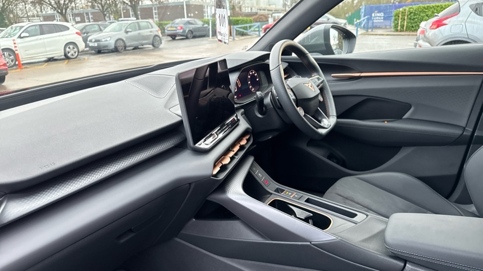 Used Cupra Terramar 2025 for sale - 76881828: Photo 2