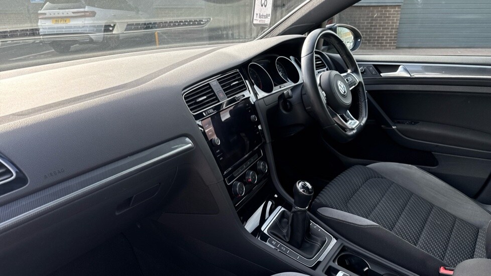 Used Volkswagen Golf 2019 for sale - 76635651: Photo 10