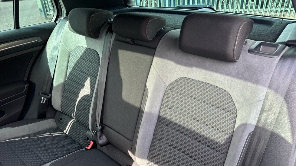 Used Volkswagen Golf 2019 for sale - 76635651: Photo 14