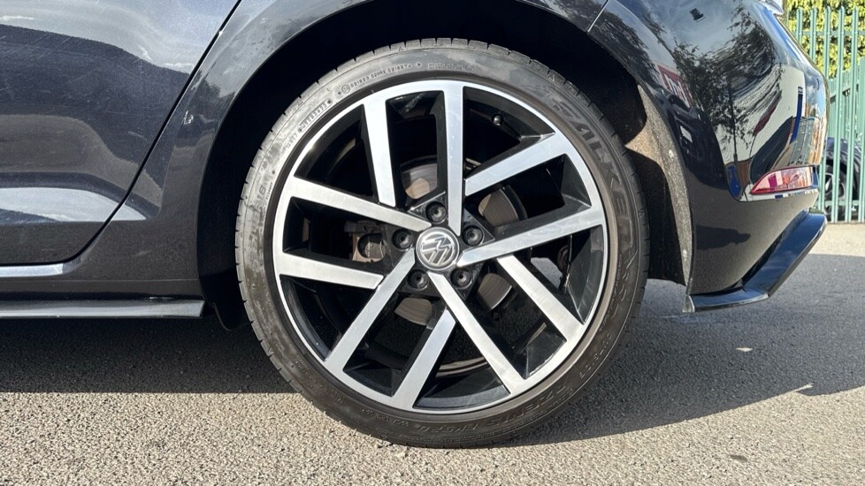 Used Volkswagen Golf 2019 for sale - 76635651: Photo 18