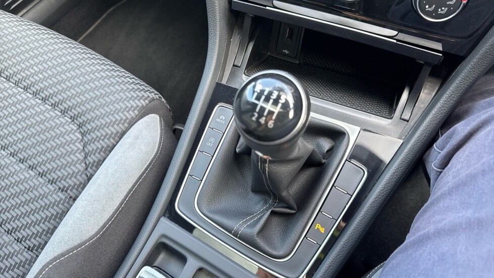 Used Volkswagen Golf 2019 for sale - 76635651: Photo 27