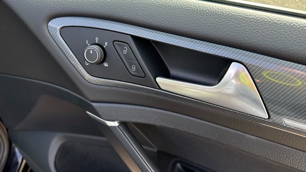 Used Volkswagen Golf 2019 for sale - 76635651: Photo 34