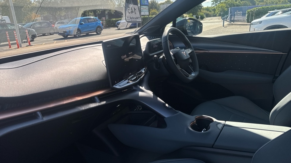 Used Cupra Tavascan 2025 for sale - 76154616: Photo 2