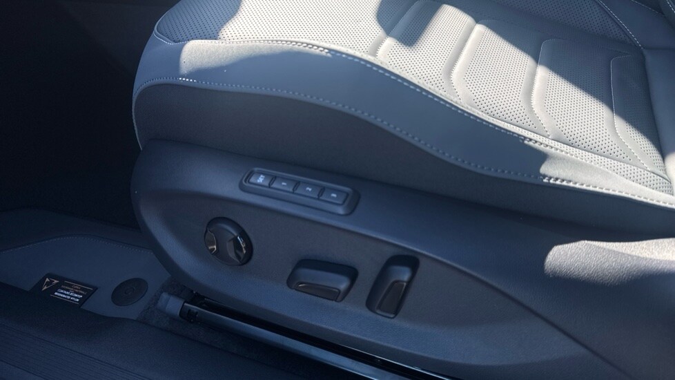 Used Cupra Tavascan 2025 for sale - 76154616: Photo 24