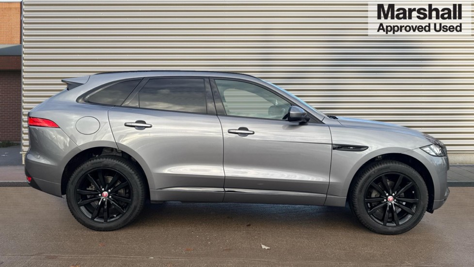Used Jaguar F-Pace 2020 for sale - 76447240: Photo 2