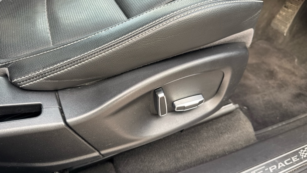 Used Jaguar F-Pace 2020 for sale - 76447240: Photo 37