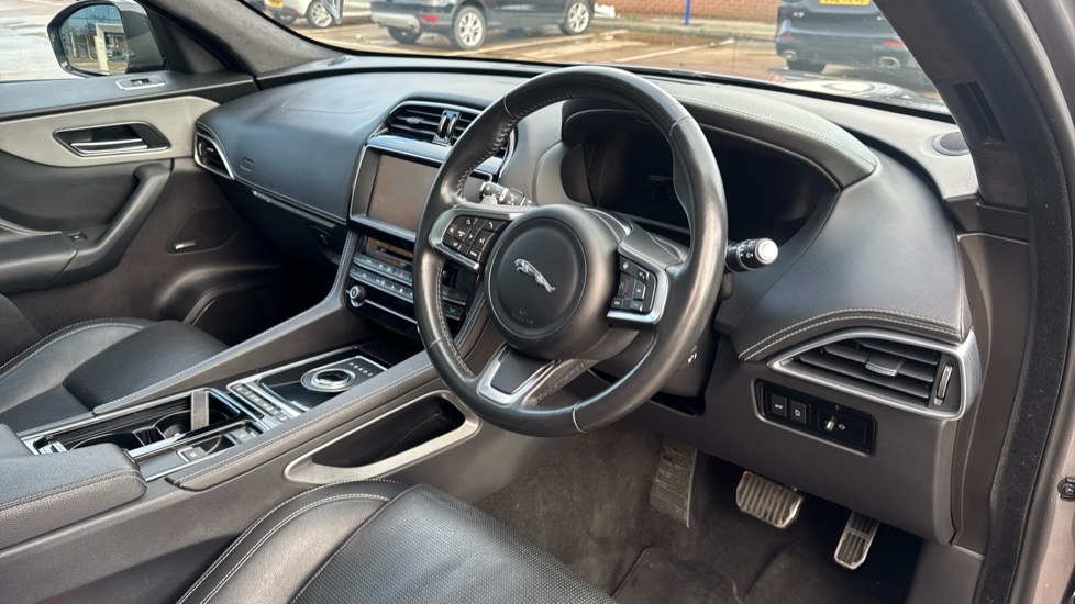 Used Jaguar F-Pace 2020 for sale - 76447240: Photo 9