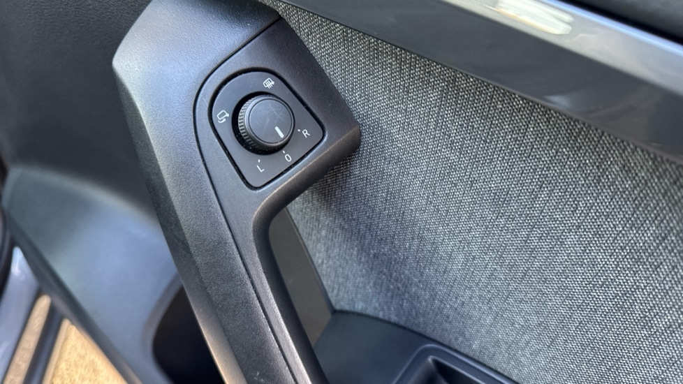 Used SEAT Ateca 2024 for sale - 76630220: Photo 32