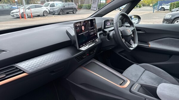 Used Cupra Born 2024 for sale - 76276784: Photo 2