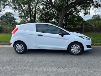 Used Ford Fiesta Van 2015 for sale - 79049528: Photo